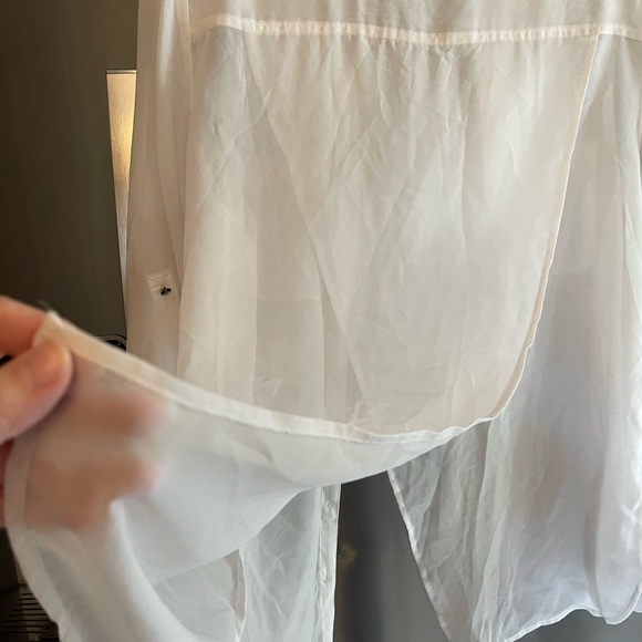 Kenneth Cole Sz. Large sheer blouse - Picture 4 of 5